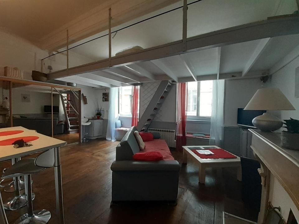 Coquet Studio En Mezzanine Nuit Pour 2 Personnes Saint-Girons  Eksteriør billede